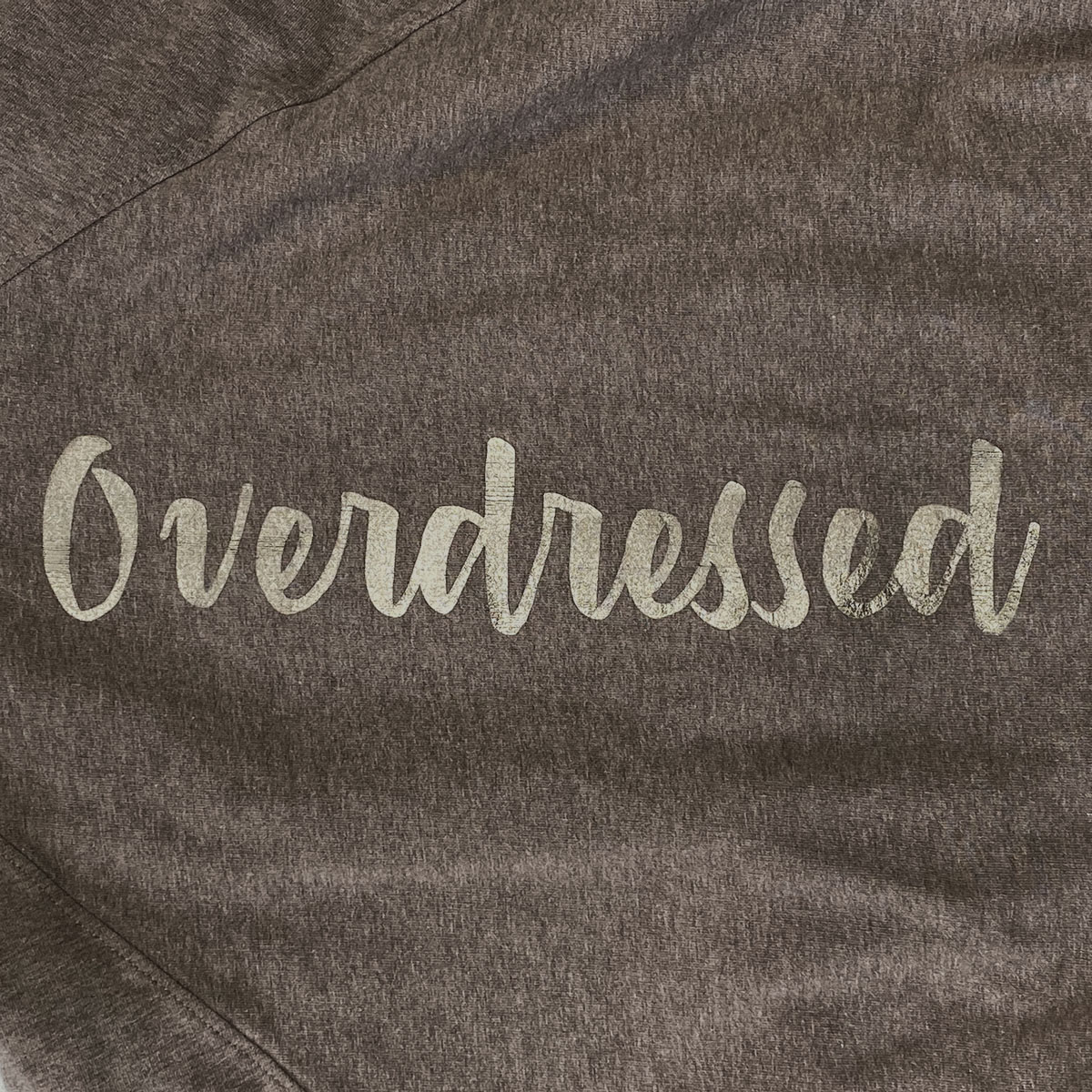 Bügelbild - "Overdressed" in silber metallic