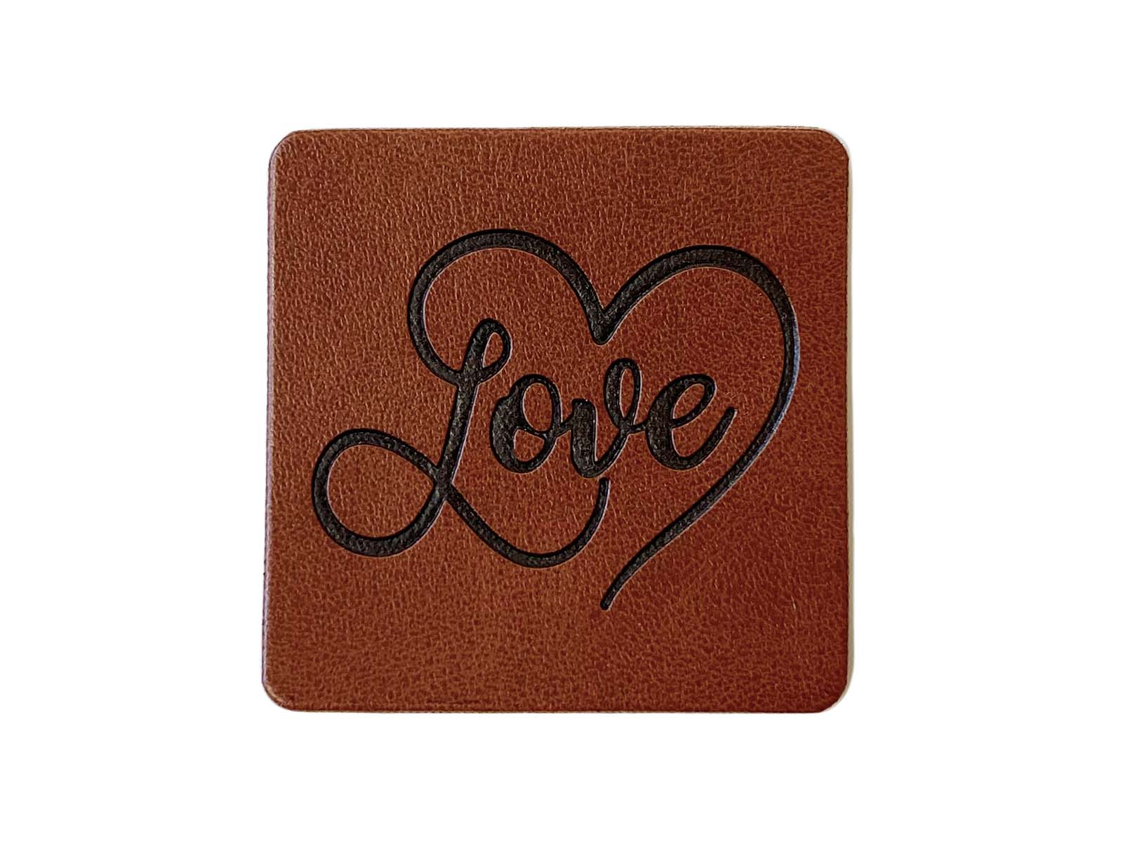 Label aus Kunstleder - "Love" Herz in dunkelbraun