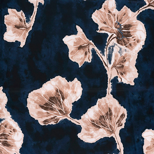 Satin Duchesse „Abstrakte Blüten“ in Marine